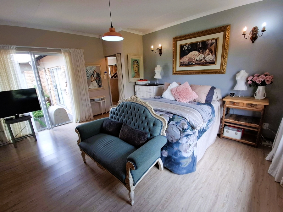 5 Bedroom Property for Sale in Doringkruin North West
